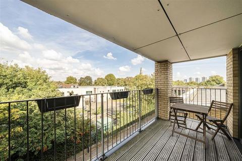 2 bedroom flat for sale, Offenham Road, London SW9