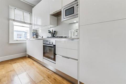 4 bedroom flat for sale, Handforth Road, London SW9