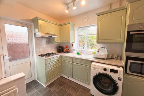 2 bedroom end of terrace house for sale, Charlbury Crescent, Romford