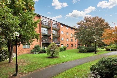 3 bedroom flat for sale, Campion Close, Croydon