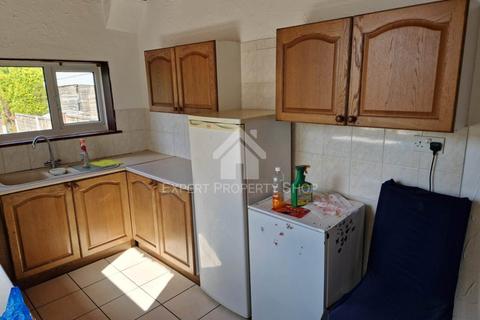 undefined, Sheals Crescent, Maidstone