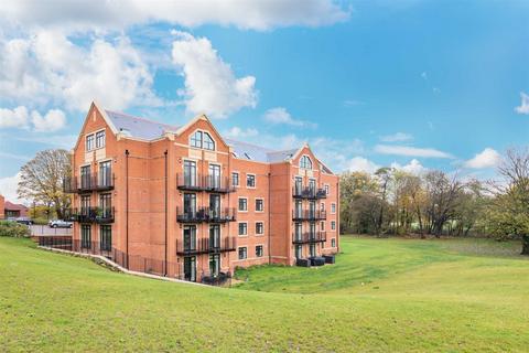 3 bedroom flat to rent, Argyll House, Royal Connaught Park, Bushey