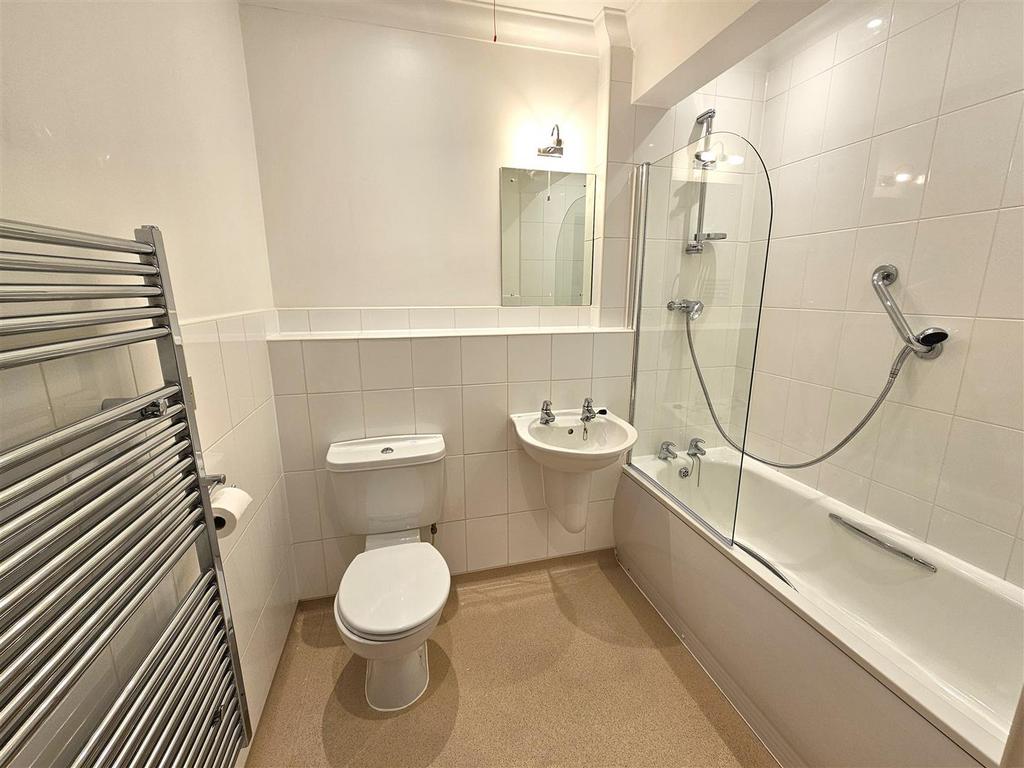 Bathroom.jpg