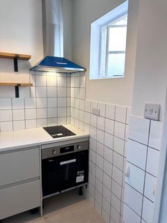 Studio to rent, Broadwalk,  London, W8