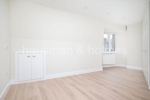undefined, North End Road, Golders Green