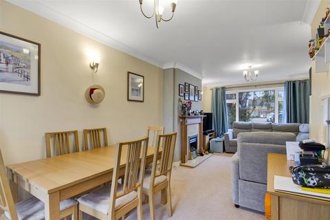 4 bedroom semi-detached house for sale, Fullerton Way, Byfleet, West Byfleet