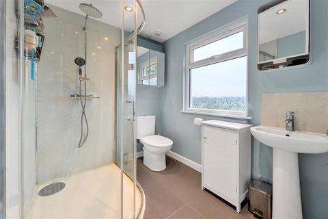 4 bedroom semi-detached house for sale, Fullerton Way, Byfleet, West Byfleet