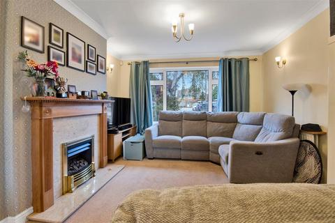 4 bedroom semi-detached house for sale, Fullerton Way, Byfleet, West Byfleet