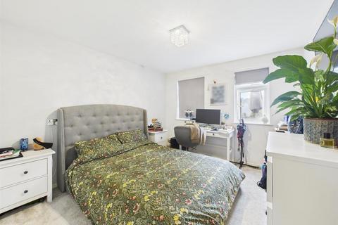 undefined, Lakeside Close, Ruislip HA4