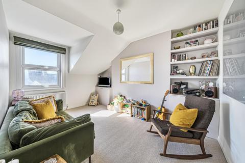 2 bedroom flat for sale, Hither Green Lane, London, SE13 6QE