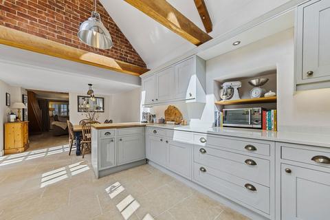4 bedroom cottage for sale, St. Botolphs Road, Kettering NN15