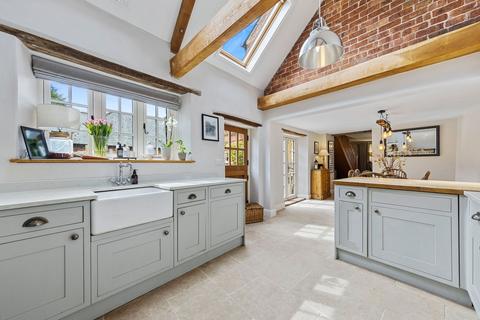 4 bedroom cottage for sale, St. Botolphs Road, Kettering NN15