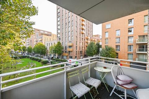 3 bedroom flat to rent, 5 Hannaford Walk, London E3