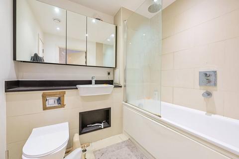 3 bedroom flat to rent, 5 Hannaford Walk, London E3