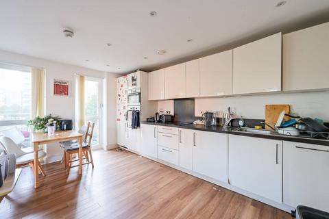 3 bedroom flat to rent, 5 Hannaford Walk, London E3