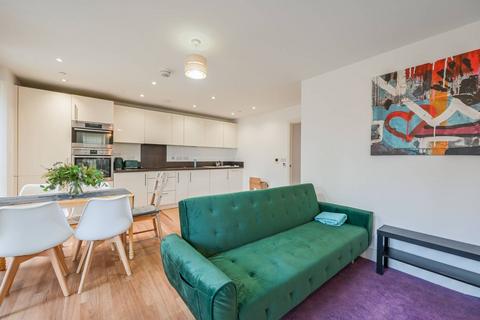 3 bedroom flat to rent, 5 Hannaford Walk, London E3