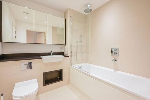 3 bedroom flat to rent, 5 Hannaford Walk, London E3
