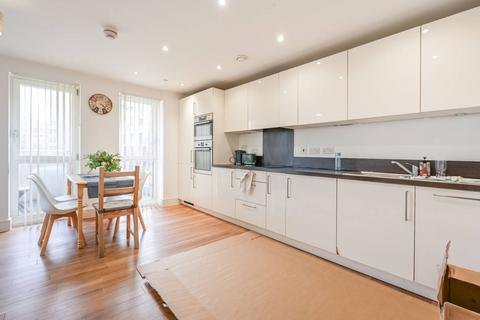 3 bedroom flat to rent, 5 Hannaford Walk, London E3