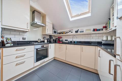 2 bedroom apartment for sale, Woodview Mews, London