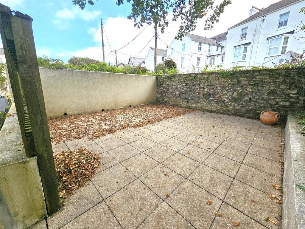 Communal Patio.jpg