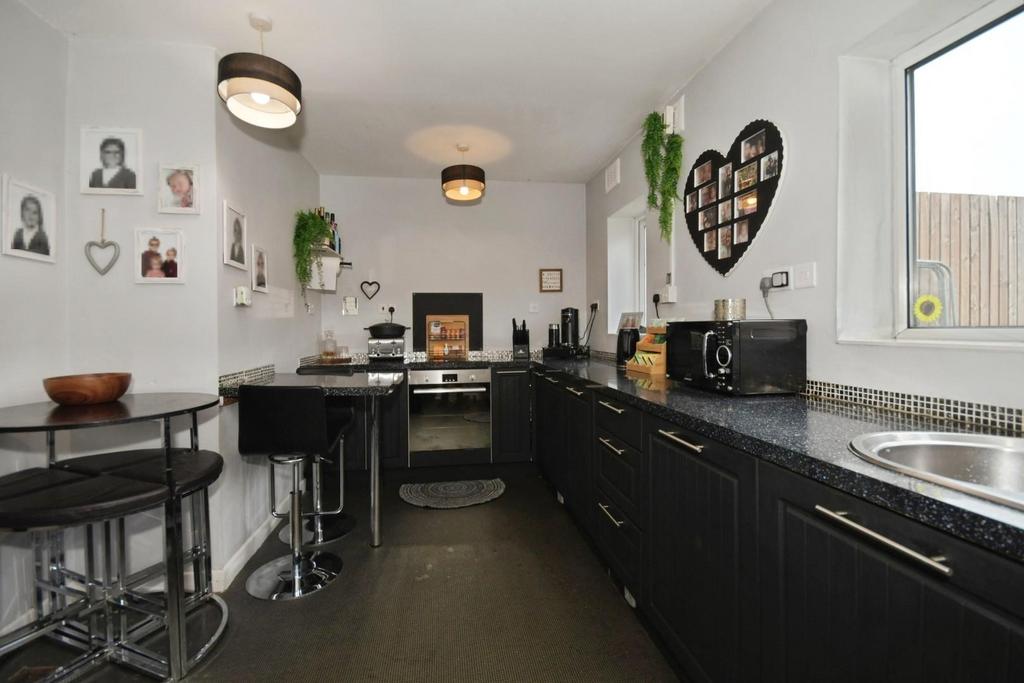KITCHEN 02.jpg
