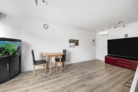 undefined, Albion Road, Sutton