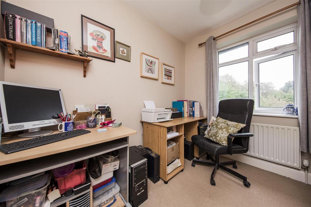 Bedroom / Study