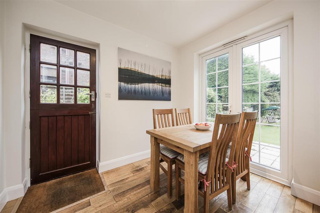 Kitchen Dining Area