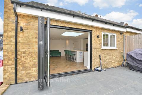 4 bedroom end of terrace house for sale, Kingston Hill Avenue, Chadwell Heath, Essex