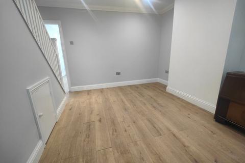 undefined, Hornchurch RM11