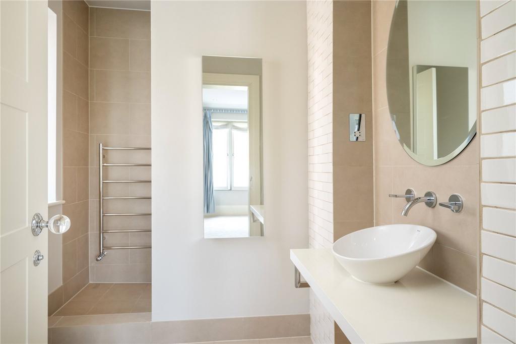 En Suite Bathroom