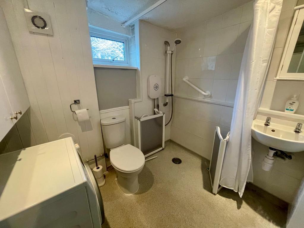 Wet Room.jpg