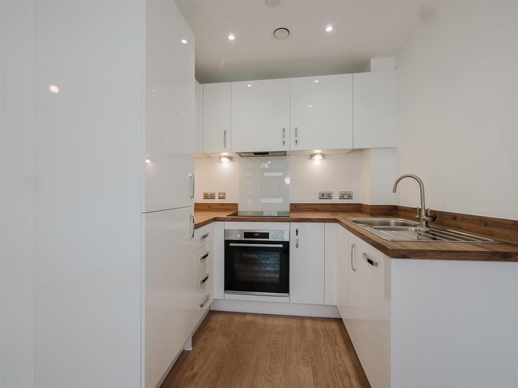 GY5o1 R91x Ueb URq Dqt5 RUg.jpg