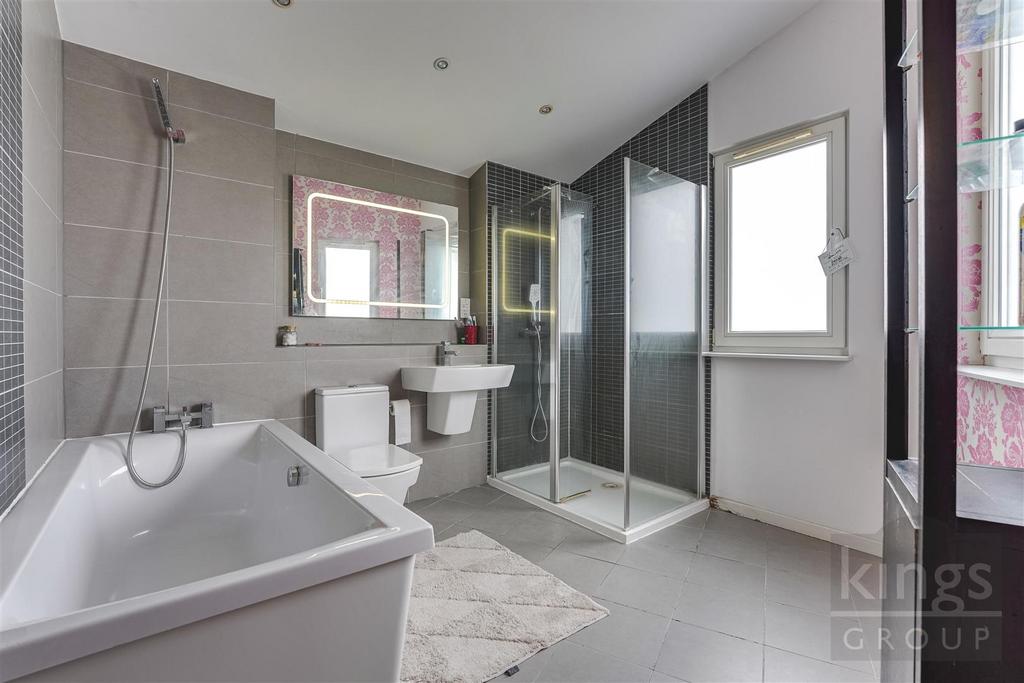 Family Bathroom jpg