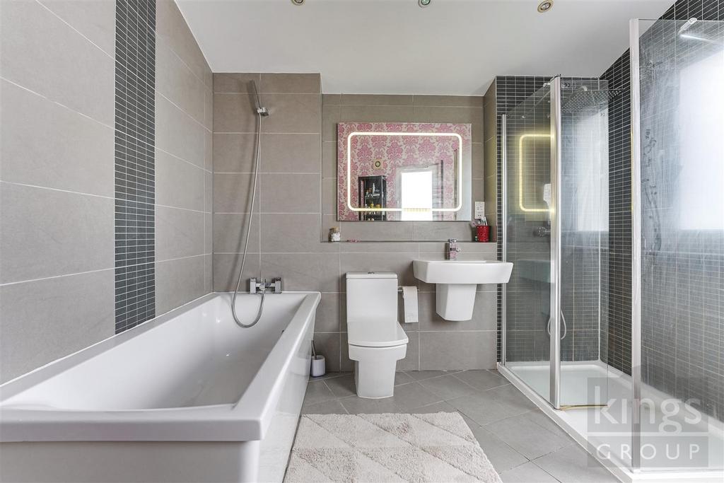 Family Bathroom .jpg