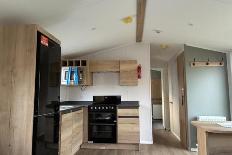 2 bedroom static caravan for sale, Two Bed Willerby Ellerton Extra Pretoria Holiday Park, St Osyth CO16