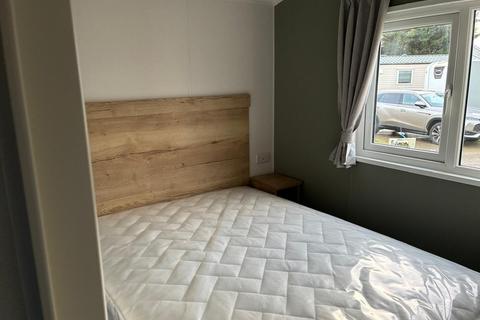 2 bedroom static caravan for sale, Two Bed Willerby Ellerton Extra Pretoria Holiday Park, St Osyth CO16