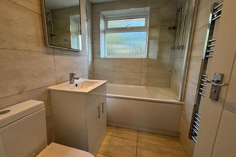2 bedroom apartment to rent, Woodsome Lodge, Weybridge