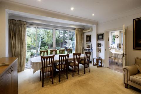 undefined, Basing Hill, NW11