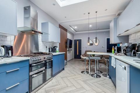 5 bedroom terraced house to rent, Dawlish Road, Birmingham B29