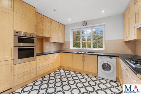 3 bedroom flat for sale, Deacons Heights, Elstree