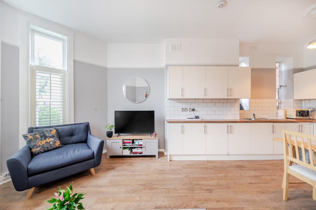 Kitchen / Reception