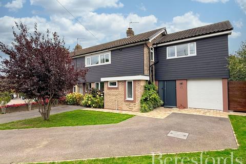 4 bedroom semi-detached house for sale, Wych Elm Road, Hornchurch, RM11