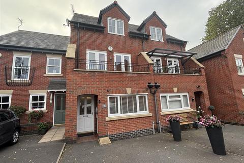 3 bedroom townhouse for sale, Underwood Court, Glenfield