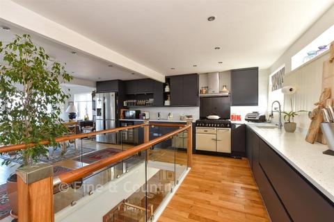 4 bedroom detached house for sale, Nubia Close, Cowes, Isle of Wight