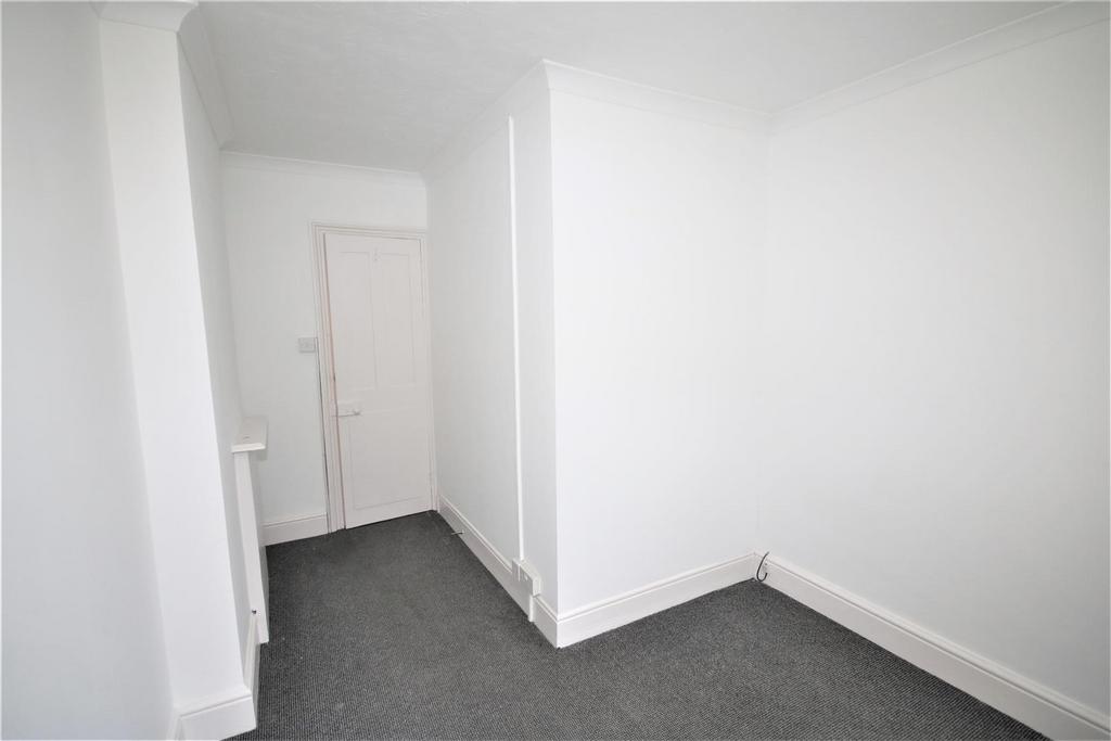 Bedroom 3b.JPG