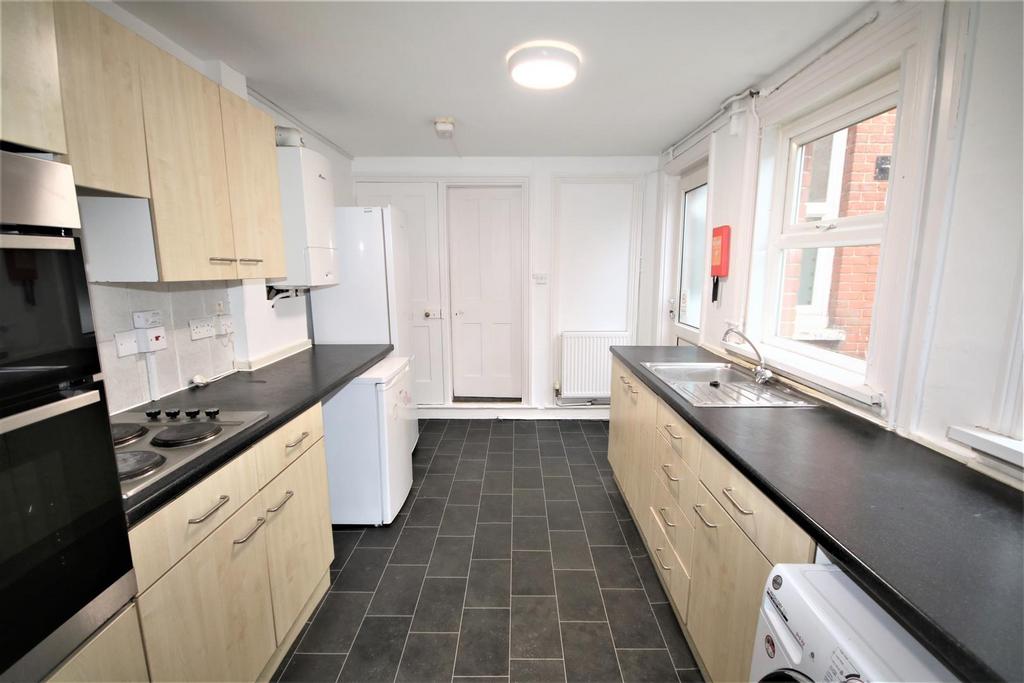 Kitchen a.JPG