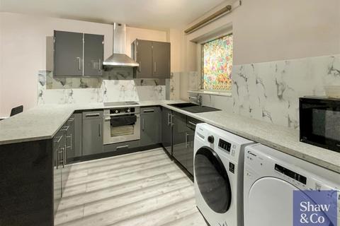 2 bedroom flat for sale, Prince Regent Road, Hounslow TW3