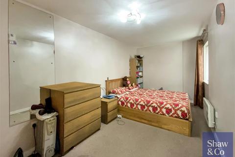 2 bedroom flat for sale, Prince Regent Road, Hounslow TW3