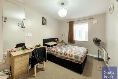 2 bedroom flat for sale, Prince Regent Road, Hounslow TW3